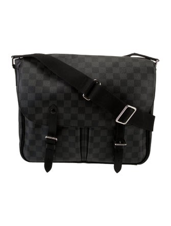 Louis Vuitton Messenger Bag