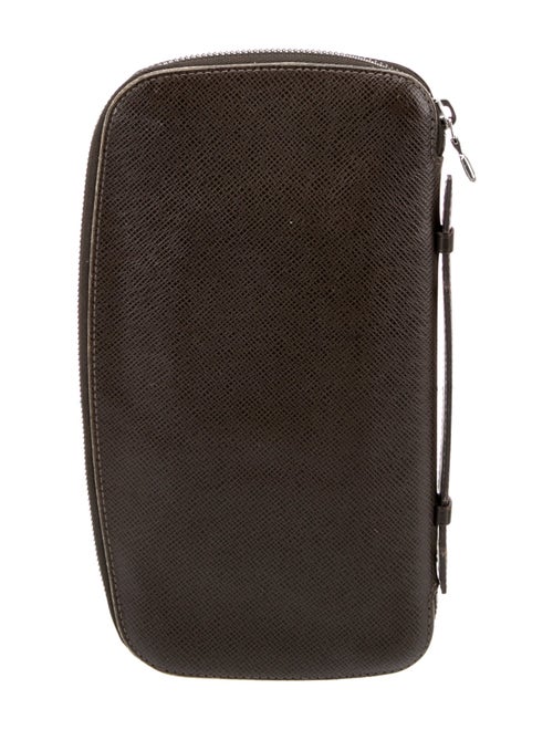 Louis Vuitton Louis Vuitton Taiga Atoll travel case