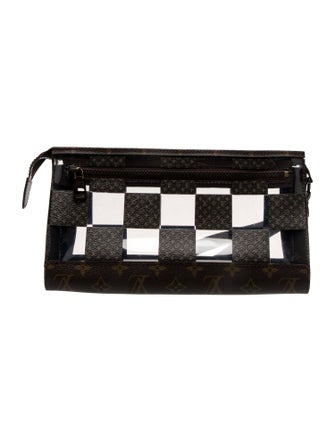 Louis Vuitton Clutch Medium