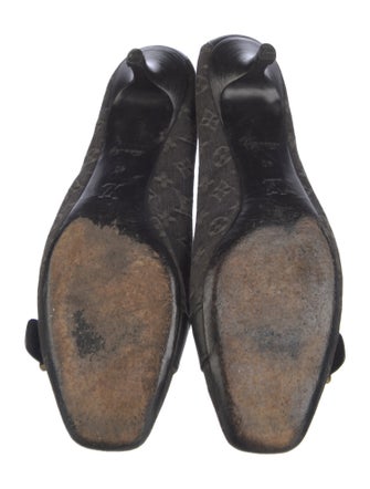 Louis Vuitton LV Monogram Canvas Pumps