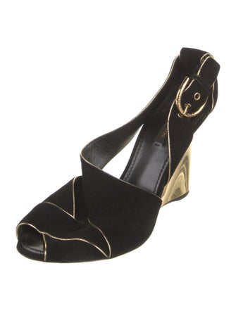 Louis Vuitton Suede Printed Pumps