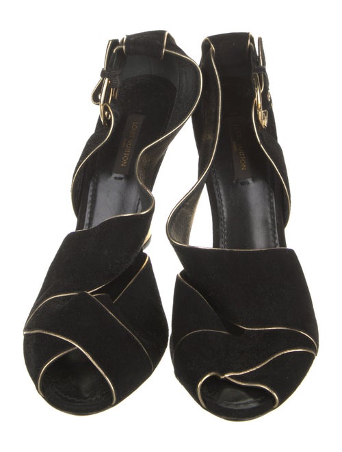Louis Vuitton Suede Printed Pumps