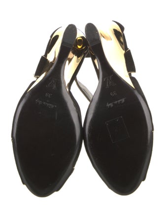 Louis Vuitton Suede Printed Pumps