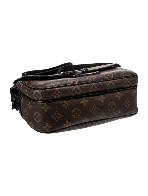 Louis Vuitton LV Monogram Macassar S Lock