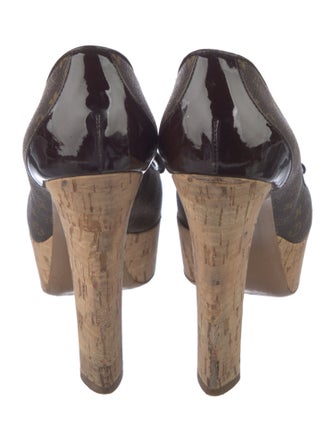 Louis Vuitton LV Monogram Bow Accents Pumps