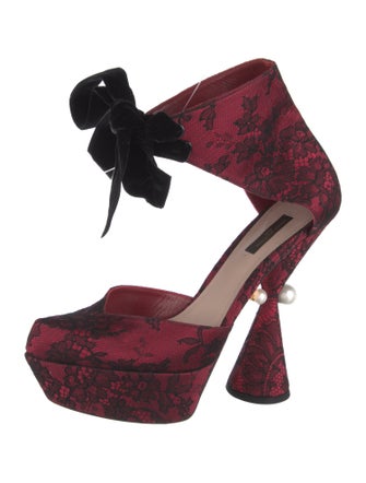 Louis Vuitton Lace Lace Pattern Mules