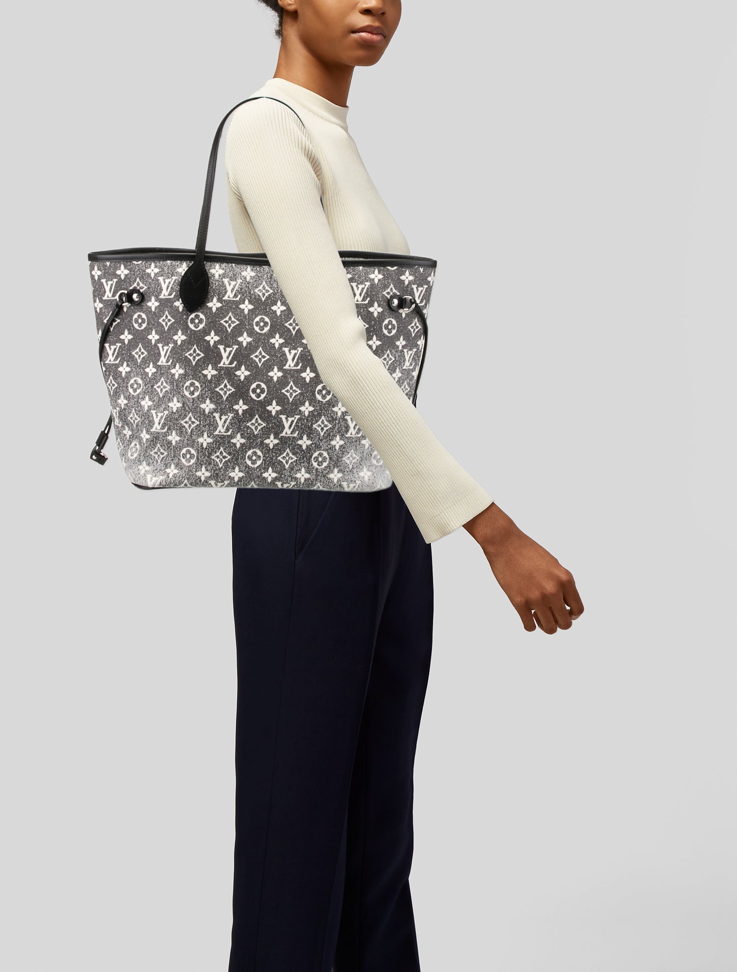 Louis Vuitton LV Monogram Neverfull w/Pouch MM