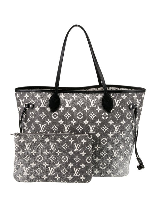 Louis Vuitton LV Monogram Neverfull w/Pouch MM