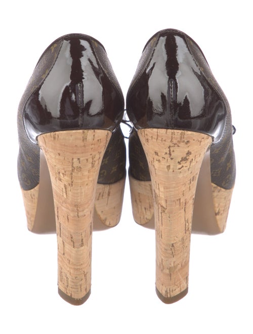 Louis Vuitton Monogram Pattern Leather Pumps