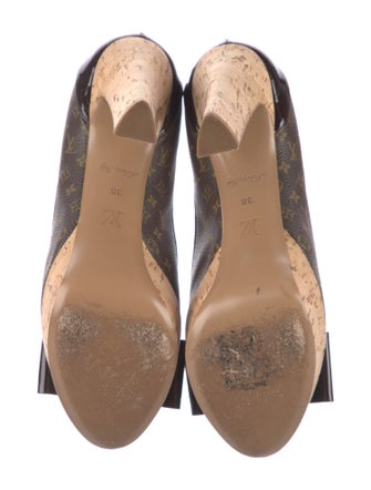 Louis Vuitton Monogram Pattern Leather Pumps
