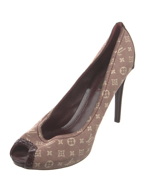 Louis Vuitton Monogram Pattern Canvas Pumps
