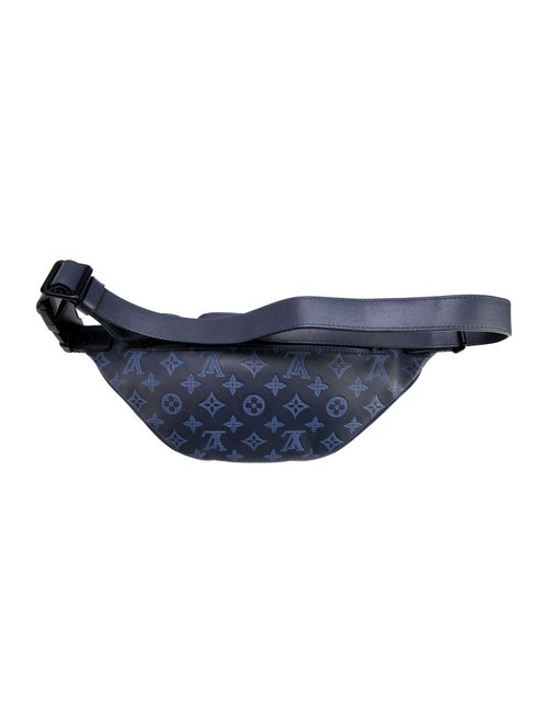 Louis Vuitton LV Monogram Shadow Discovery Bumbag