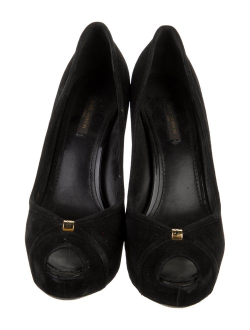 Louis Vuitton Suede Pumps