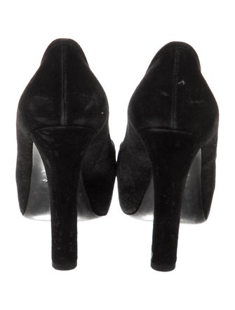 Louis Vuitton Suede Pumps