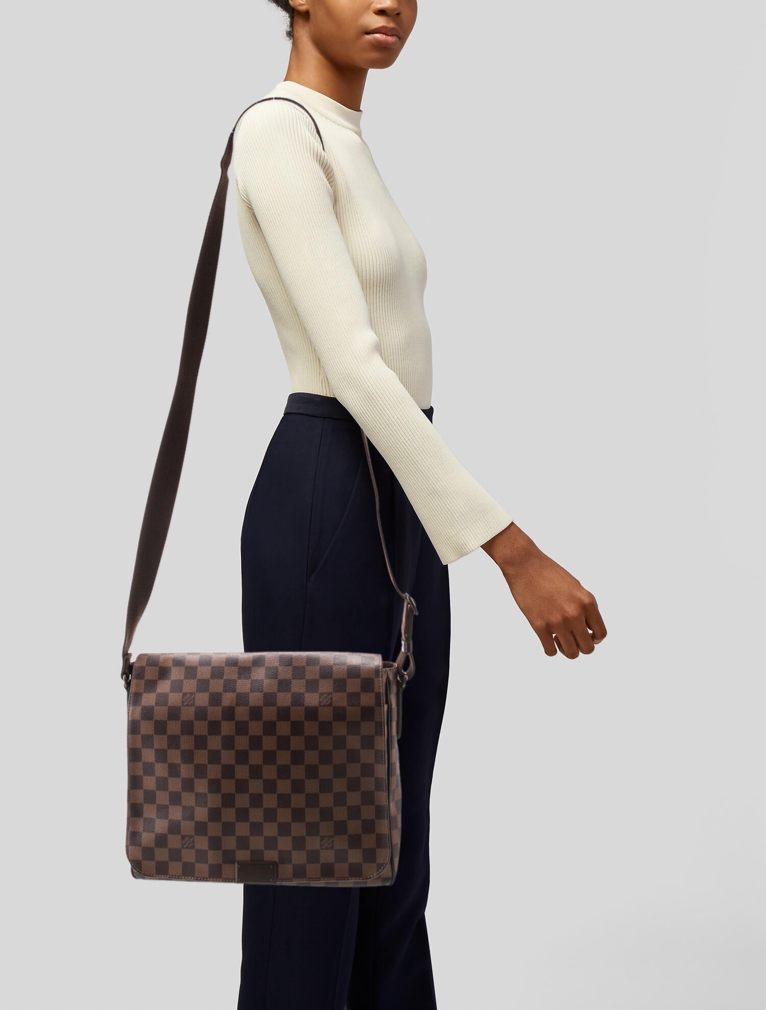 Louis Vuitton Damier Ebene District MM