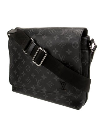 Louis Vuitton Monogram Eclipse District PM
