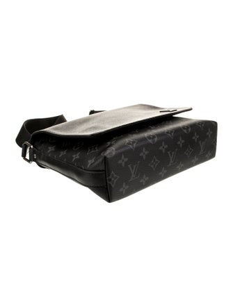 Louis Vuitton Monogram Eclipse District PM