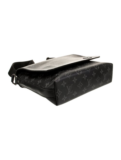 Louis Vuitton Monogram Eclipse District PM