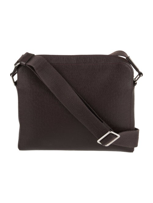 Louis Vuitton Taiga Leather Reporter PM