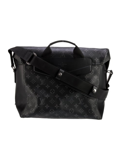 Louis Vuitton Monogram Eclipse Voyage MM
