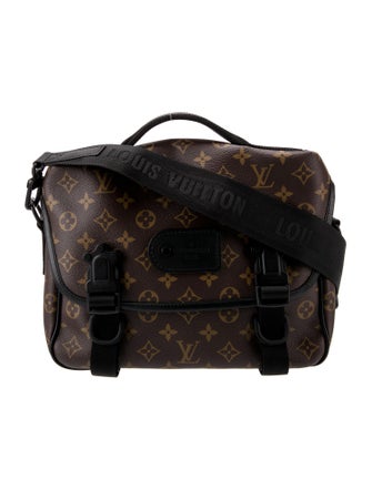 Louis Vuitton LV Monogram Trail Messenger
