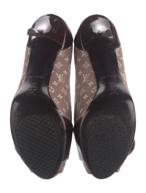 Louis Vuitton LV Monogram Canvas Pumps