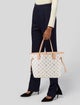 Louis Vuitton LV Monogram Neverfull w/Pouch MM