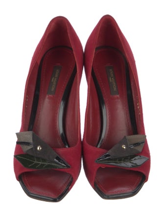 Louis Vuitton Suede Pumps