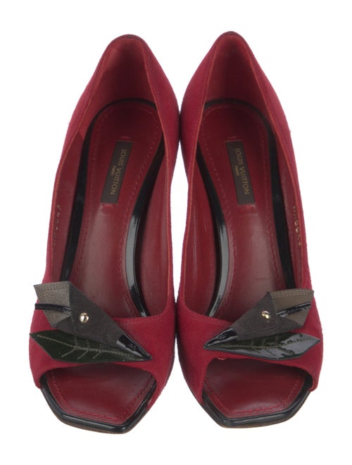 Louis Vuitton Suede Pumps