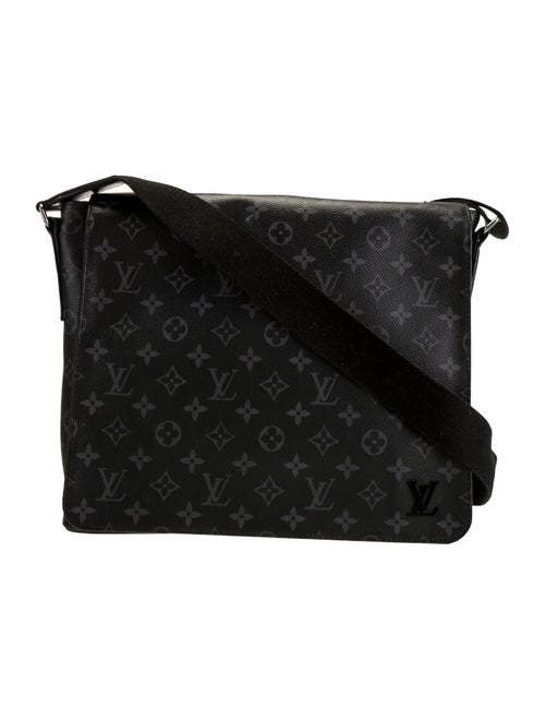 Louis Vuitton LV Monogram District MM