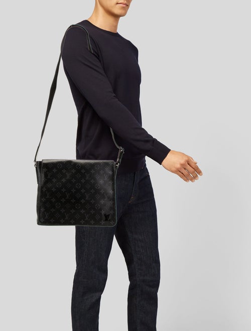 Louis Vuitton LV Monogram District MM