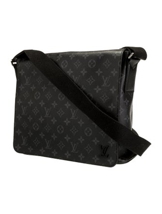 Louis Vuitton LV Monogram District MM