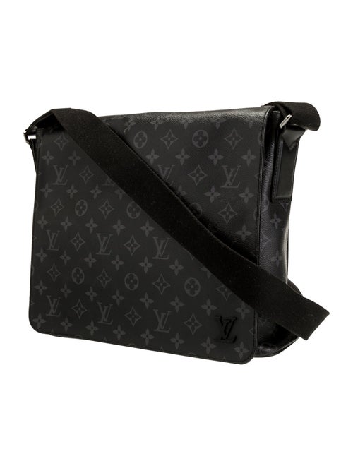 Louis Vuitton LV Monogram District MM
