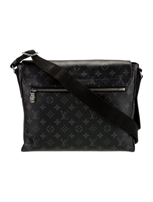 Louis Vuitton LV Monogram District MM