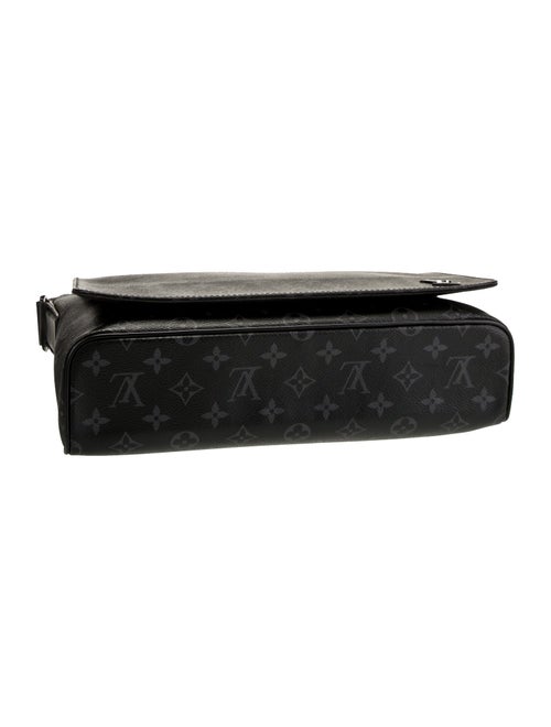 Louis Vuitton LV Monogram District MM