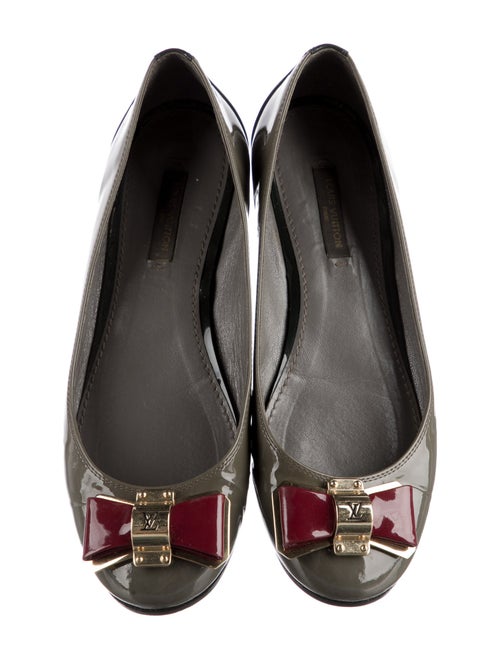 Louis Vuitton Patent Leather Bow Accents Flats