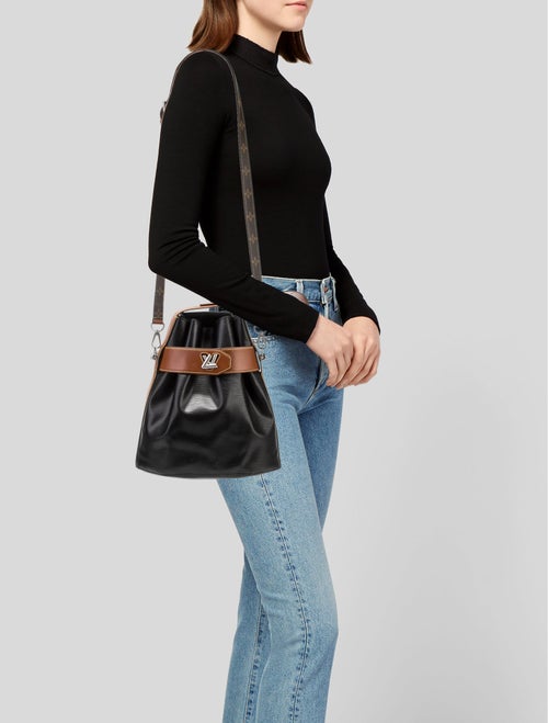 Louis Vuitton LV Monogram Twist