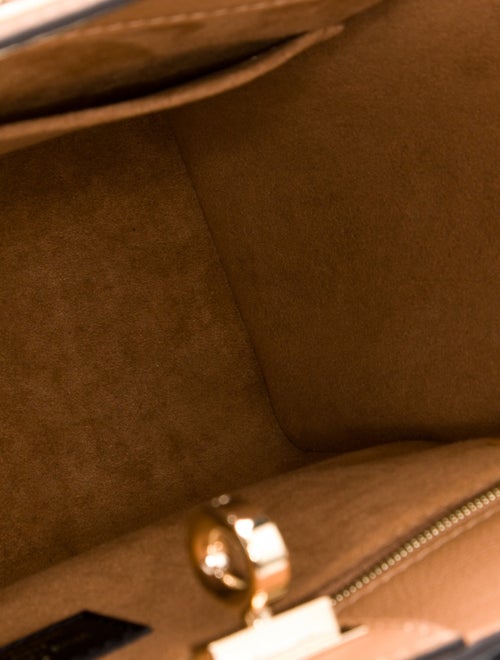 Louis Vuitton Signature On My Side MM