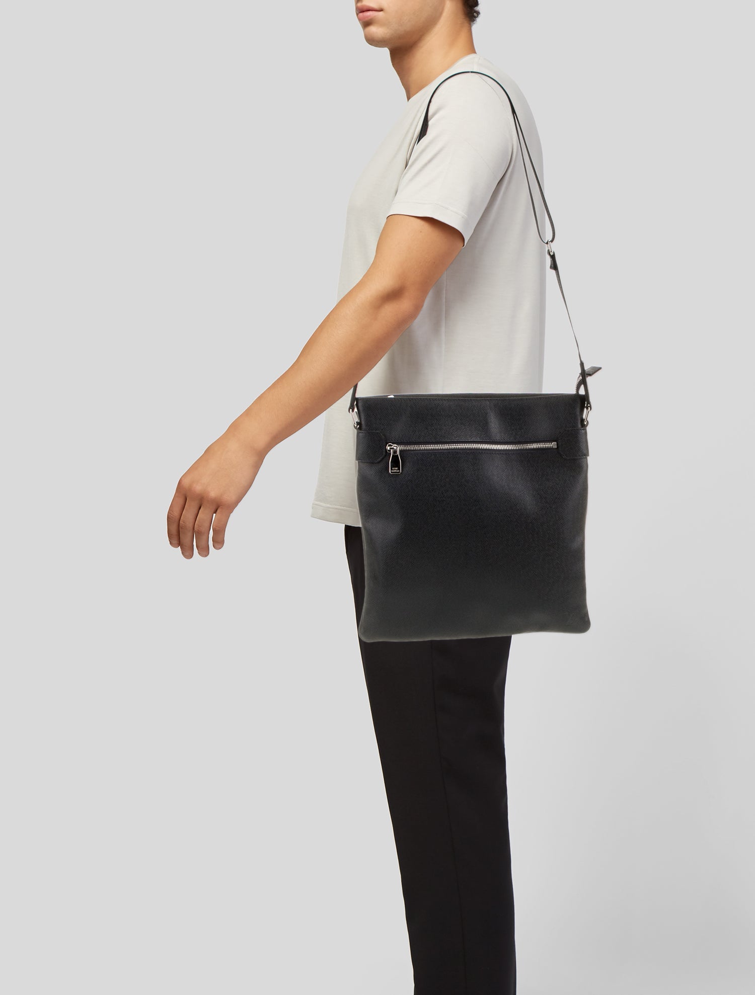 Louis Vuitton Taiga Leather Sasha