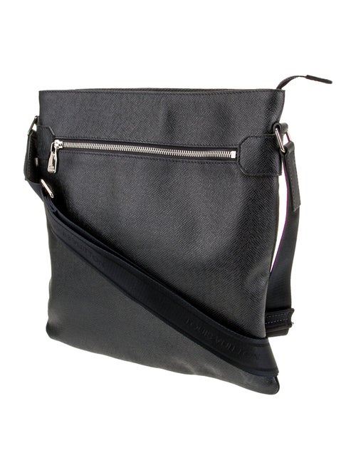 Louis Vuitton Taiga Leather Sasha