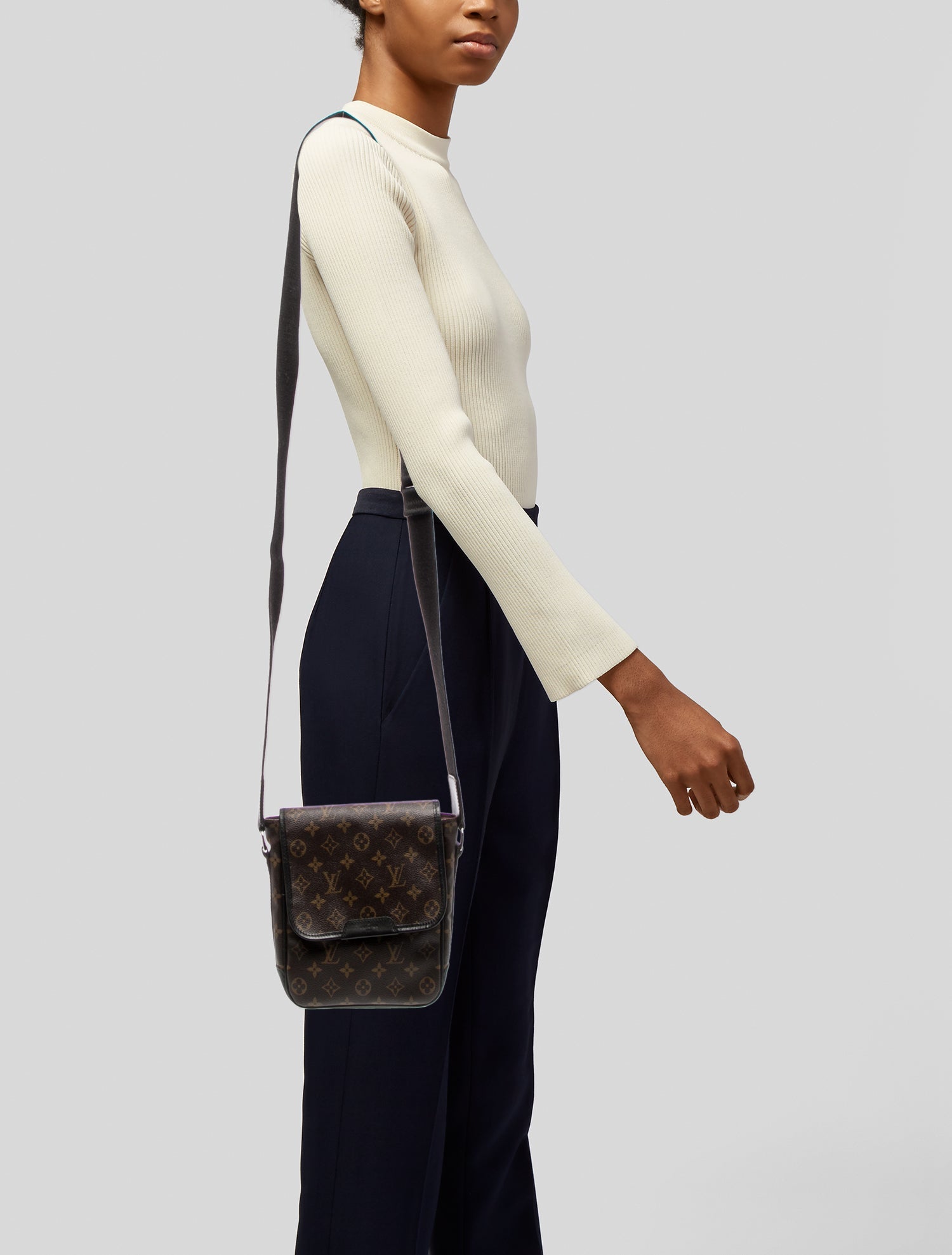 Louis Vuitton LV Monogram Messenger Bag