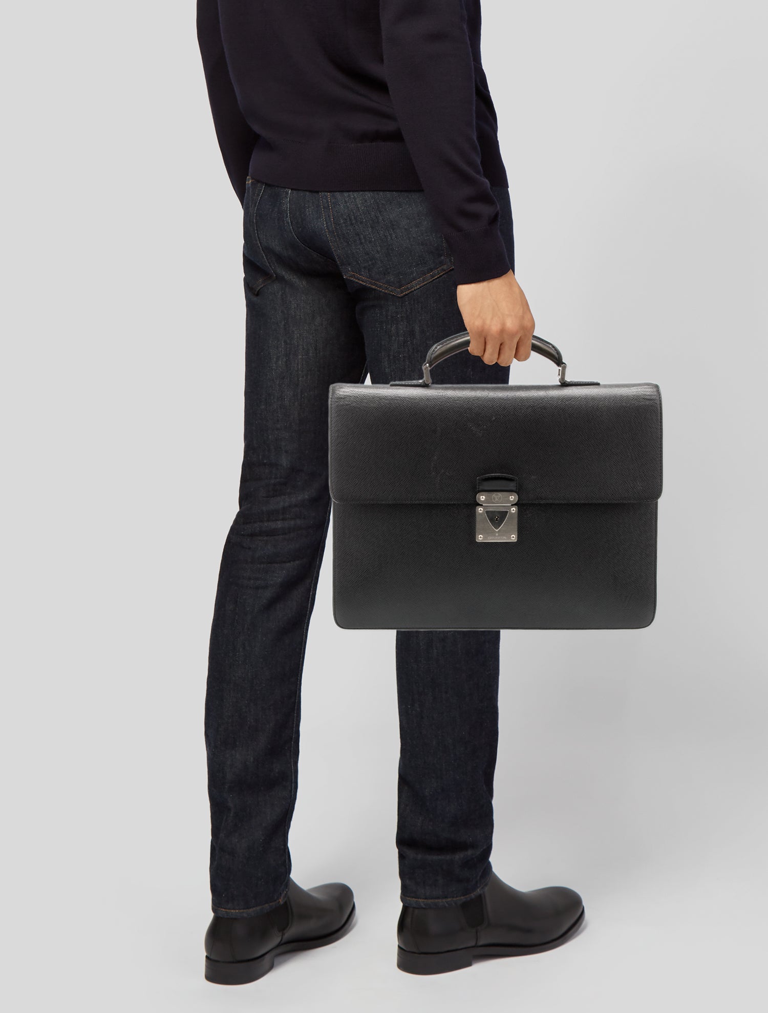 Louis Vuitton Taiga Leather Robusto 1