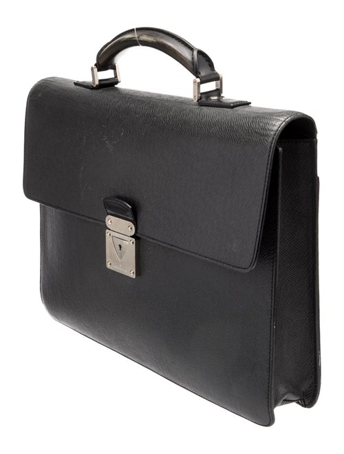 Louis Vuitton Taiga Leather Robusto 1