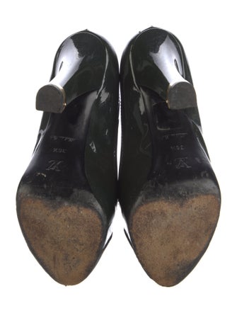 Louis Vuitton Monogram Pattern Patent Leather Pumps