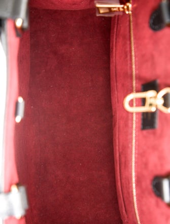 Louis Vuitton Monogram Giant OnTheGo MM