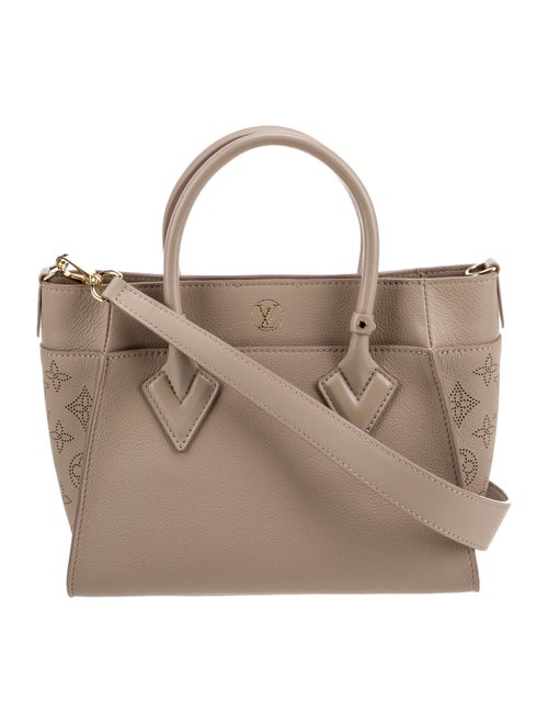 Louis Vuitton Signature On My Side PM