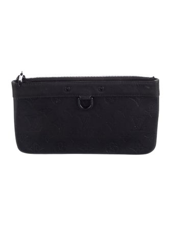 Louis Vuitton Leather Shadow Discovery Pochette 15