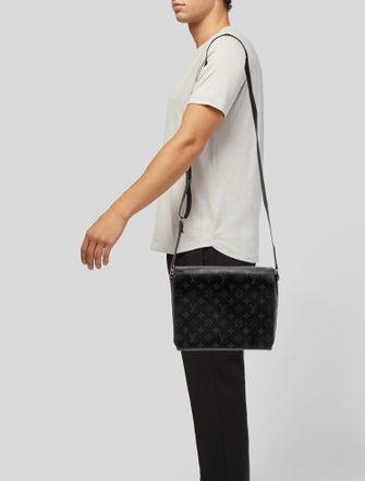 Louis Vuitton Monogram Eclipse District PM