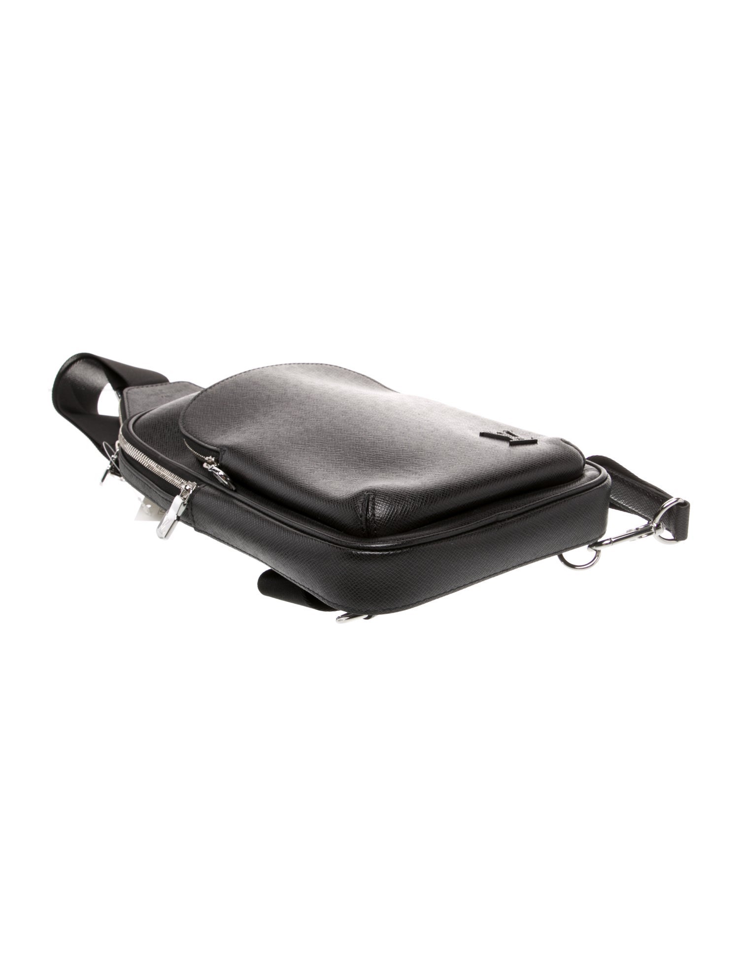 Louis Vuitton Taiga Leather Avenue 15