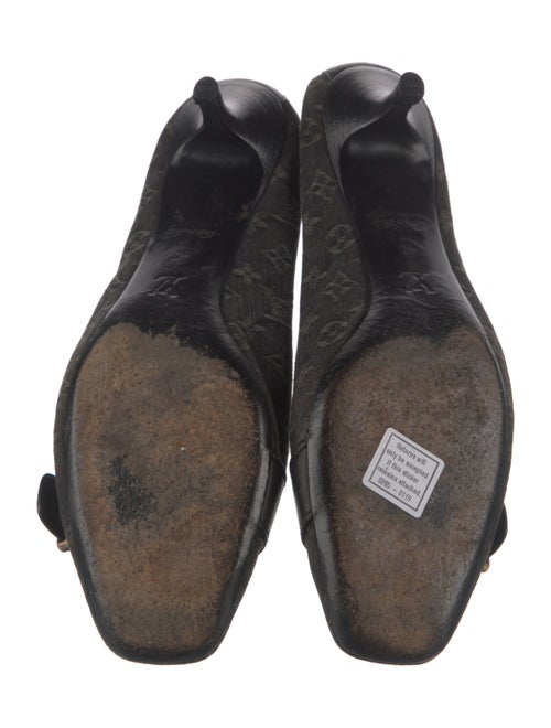 Louis Vuitton LV Monogram Canvas Pumps